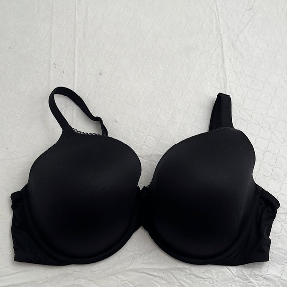 Victoria’s Secret Body by Victoria lined perfect coverage black bra - Picture 1 of 3